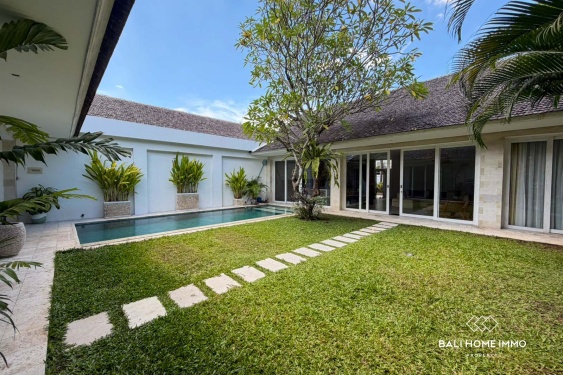 Image 18 from Villa 4 Kamar yang Baru Direnovasi untuk Dijual dengan Status Hak Milik di Berawa, Bali