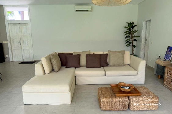 Image 3 from Villa 4 Kamar yang Baru Direnovasi untuk Dijual dengan Status Hak Milik di Berawa, Bali