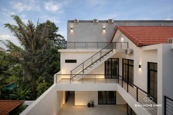 Image 1 from Villa de 4 chambres récemment rénovée à vendre à Seminyak, Bali