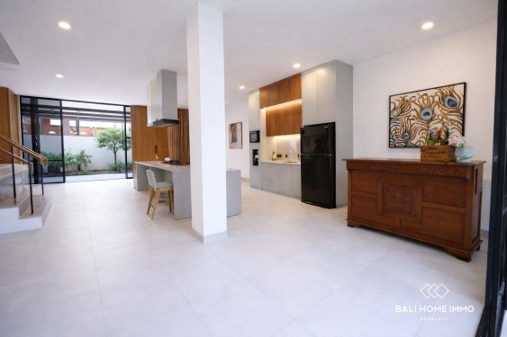 Image 5 from Villa 4 Kamar yang Baru Direnovasi Dijual di Seminyak Bali