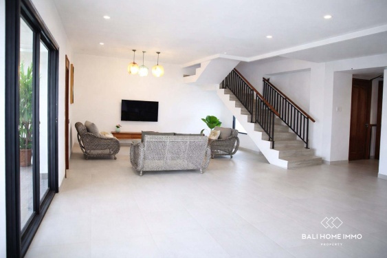 Image 2 from Villa de 4 chambres récemment rénovée à vendre à Seminyak, Bali