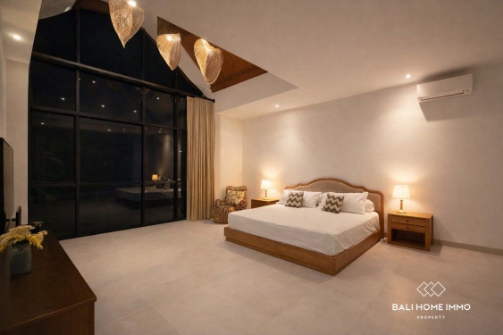 Image 8 from Villa de 4 chambres récemment rénovée à vendre à Seminyak, Bali