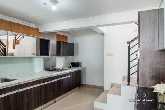 Image 6 from Villa Keluarga 5+1 Kamar Tidur yang BARU DIRENOVASI Dijual di Jimbaran Bali