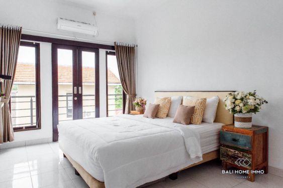 Image 8 from Villa Keluarga 5+1 Kamar Tidur yang BARU DIRENOVASI Dijual di Jimbaran Bali