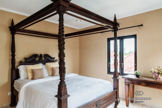 Image 7 from Villa Keluarga 5+1 Kamar Tidur yang BARU DIRENOVASI Dijual di Jimbaran Bali