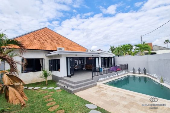 Image 4 from VILLA DE 5 CHAMBRES RÉCEMMENT RÉNOVÉE POUR LOCATION ANNUELLE À BALI UMALAS