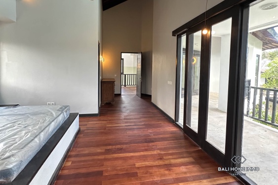 Image 9 from newly renovated 6 Bedrooms family villa for sale in Bali Pererenan beach