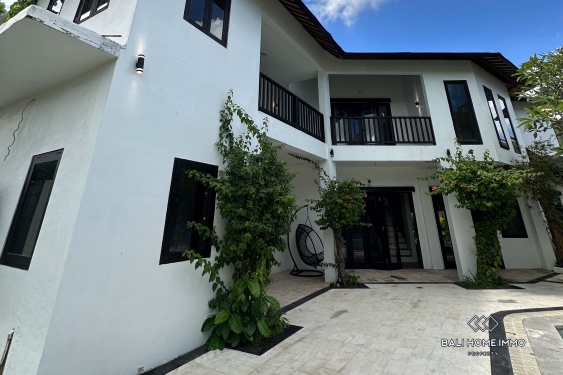 Image 20 from newly renovated 6 Bedrooms family villa for sale in Bali Pererenan beach