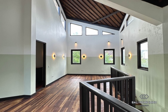 Image 3 from newly renovated 6 Bedrooms family villa for sale in Bali Pererenan beach