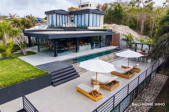 Image 1 from NEWLY RENOVATED WITH OCEAN VIEW 6 BEDROOMS VILLA FOR MONTHLY RENTAL IN BALI - ULUWATU