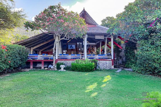 Image 3 from Bungalows et villa de 10 chambres avec vue sur l'océan à vendre à Bali Karangasem Amed