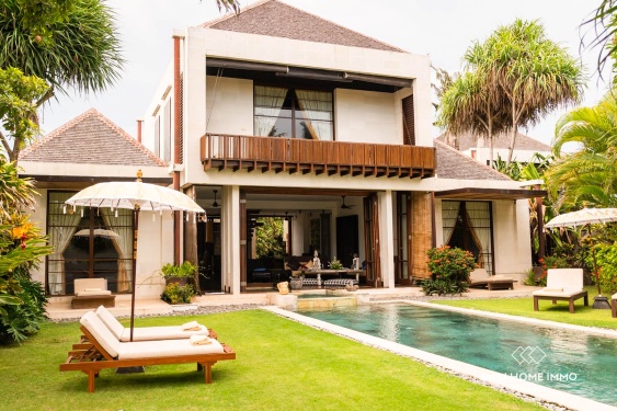 Image 2 from Villa de 3 chambres avec vue sur l'océan à vendre à Ketewel