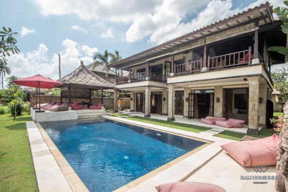 Image 1 from Villa Pemandangan Laut 4 Kamar Disewakan di Bali Tanah Lot
