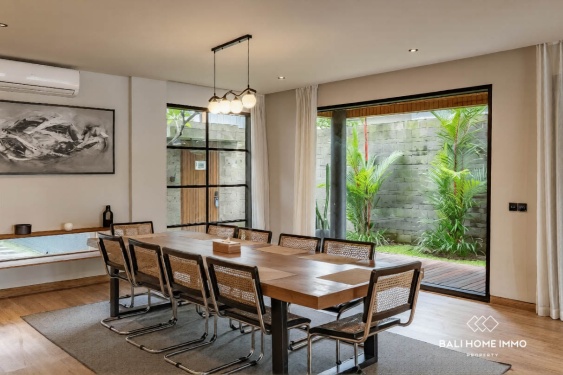 Image 4 from Villa dengan Pemandangan Laut dan 4 Kamar Dijual di Berawa