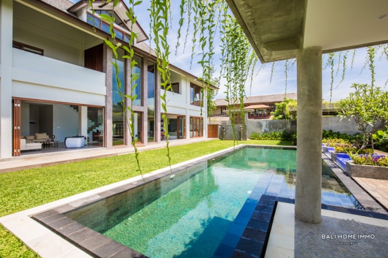 Image 2 from Ocean View 7 Bedroom Villa for Sale and Rent in Bali East Cost