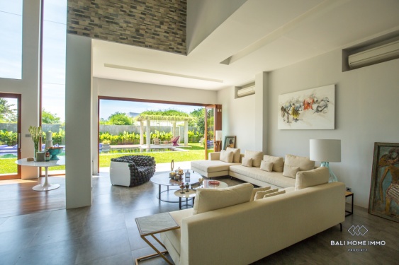 Image 7 from Villa berpemandangan Laut dan 7 Kamar untuk Dijual dan Disewa di Pantai Timur Bali
