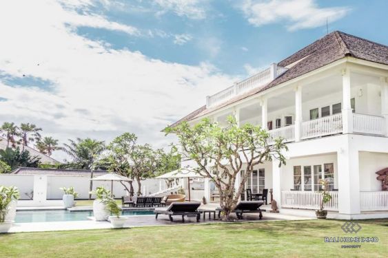 Image 2 from Villa coloniale de 8 chambres avec vue sur l'océan à louer à Bali plage de Pererenan