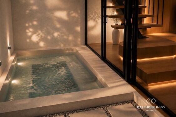 Apartemen loft mezzanine 1 kamar off-plan dijual di Kerobokan, Bali.