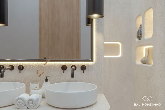 Image 9 from Villa moderne de 2 chambres sur plan à vendre en location à Kedungu Beachside