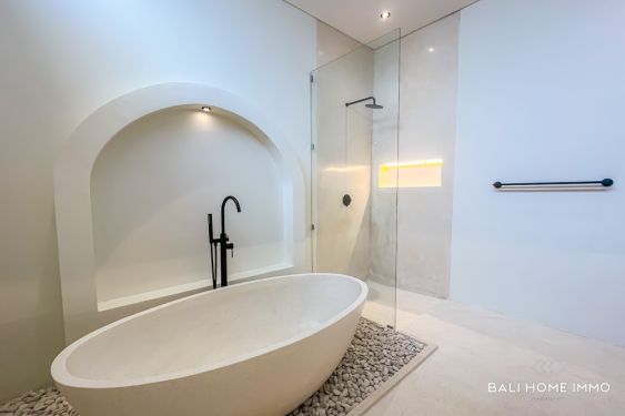 Image 15 from ÉLÉGANTE VILLA DE 3 CHAMBRES SUR PLAN À VENDRE EN LOCATION PRÈS DE LA PLAGE DE BALANGAN