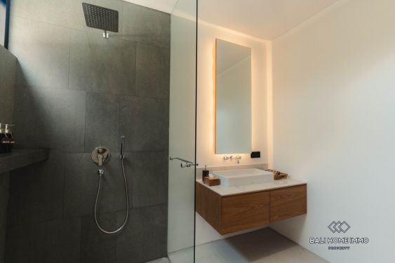 Image 15 from Villa de 3 chambres sur plan à vendre en location à Bali Canggu Batu Bolong