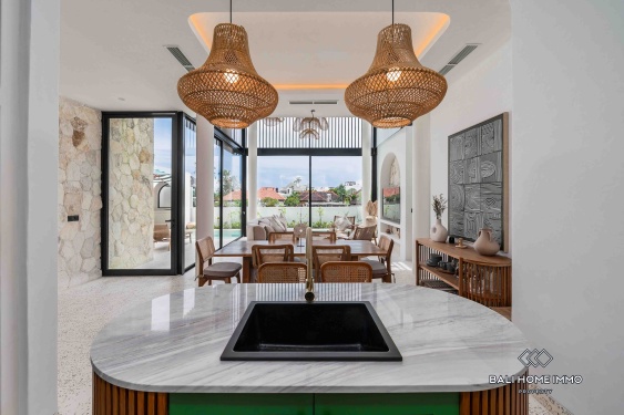 Image 9 from Villa de 3 chambres sur plan avec vue sur les rizières à vendre en location près de Berawa