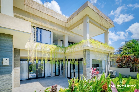 Villa de 4 chambres avec vue sur l'océan, à vendre à Ungasan