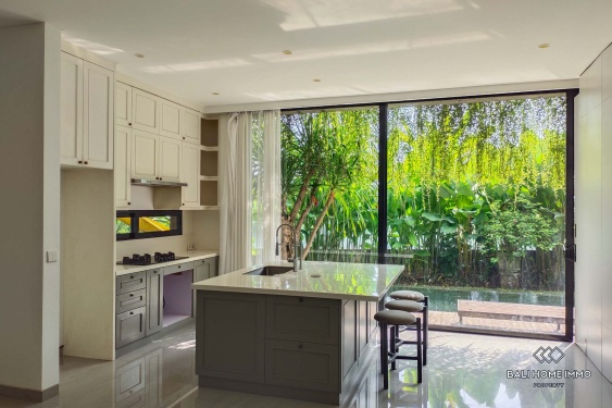 Villa keluarga cantik dengan 4 kamar off-plan di dalam kompleks perumahan, dijual di Sanur, Bali.