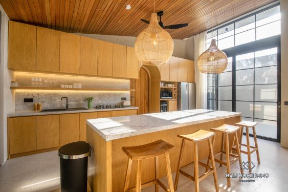 Image 9 from Luxueuse villa de 5 chambres sur plan à vendre en bail à  Bingin Bal