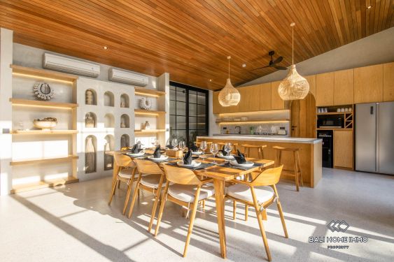 Image 7 from Luxueuse villa de 5 chambres sur plan à vendre en bail à  Bingin Bal