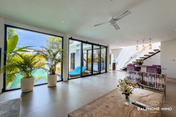 Image 2 from Vila 2 Kamar Tidur Terbuka di Area Utama Petitenget Disewakan Bulanan