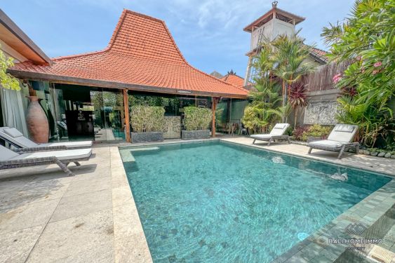 Image 2 from Villa paisible de 3 chambres à vendre en bail à Bali Seminyak Oberoi