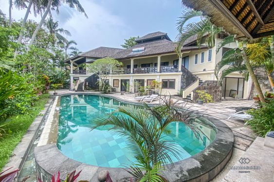Image 1 from Villa Daerah Tenang 5 Kamar Disewa Tahunan di Bali Pererenan