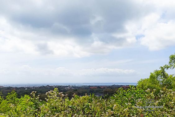 Image 2 from Terrain résidentiel à vendre avec vue sur l'océan et accès exclusif de 8 mètres à Ungasan