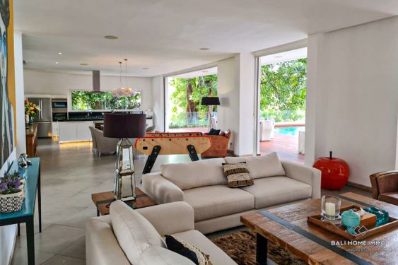 Image 5 from Villa Pemandangan Sawah 4 Kamar Dijual di Bali Kerobokan