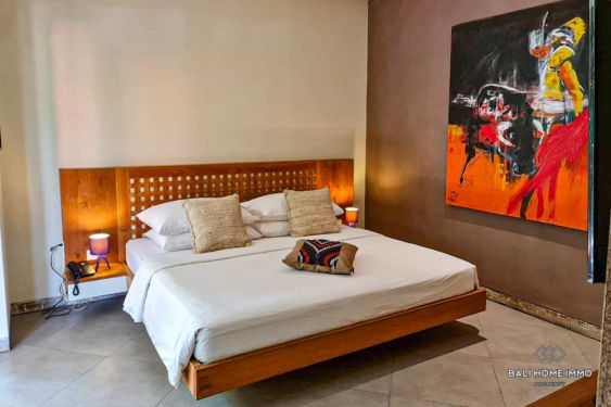 Image 12 from Villa Pemandangan Sawah 4 Kamar Dijual di Bali Kerobokan