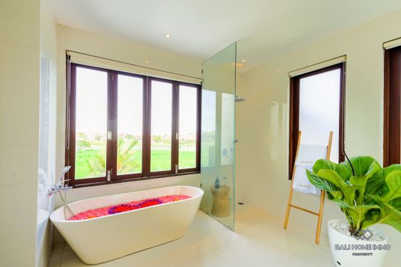 Image 16 from Villa de 3 chambres avec vue sur les rizières à vendre et à louer à Canggu Berawa