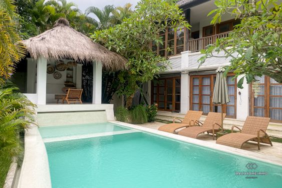 Image 2 from Villa 3 Kamar Tidur dengan Pemandangan Sawah Dijual Hak Milik di Bali Canggu Batu Bolong