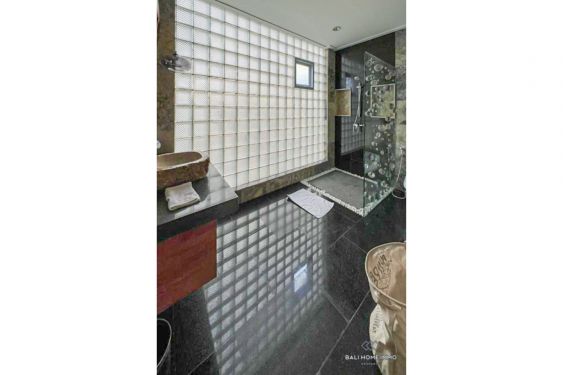 Image 10 from Villa 3 Kamar Berpemandangan Sawah Disewakan Tahunan di Bali Tanah Lot