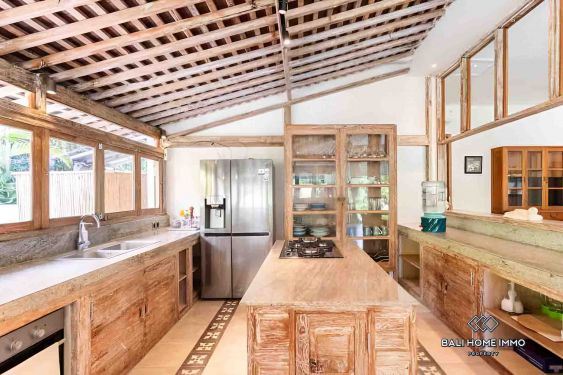 Image 10 from 6 Bedroom villa with garden for sale in Canggu Bali