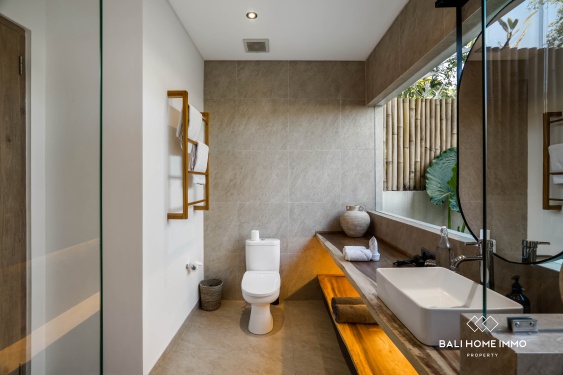 Image 18 from Villa dengan Pemandangan Sawah dan 6 Kamar Dijual di Ubud