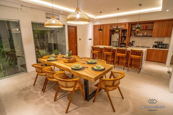 Image 5 from Villa 4 Kamar Modern Berpemandangan Sawah Dijual di Tepi Pantai Pererenan