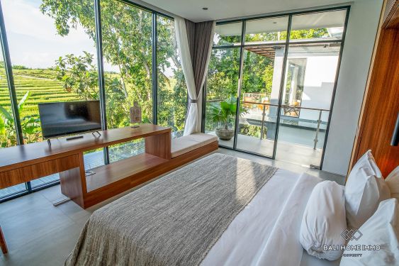Image 14 from Villa 4 Kamar Modern Berpemandangan Sawah Dijual di Tepi Pantai Pererenan