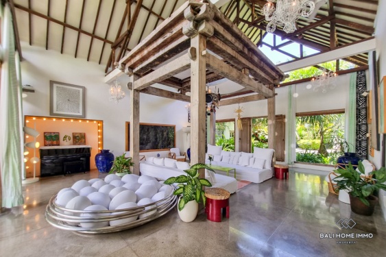Image 4 from Ricefield View Spacious 5 Bedroom Villa for Rental in Bali Berawa