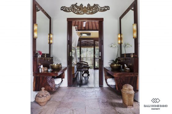 Image 13 from Vila Keluarga 4 Kamar dengan pemandangan sawah dijual hak milik di Bali Ubud