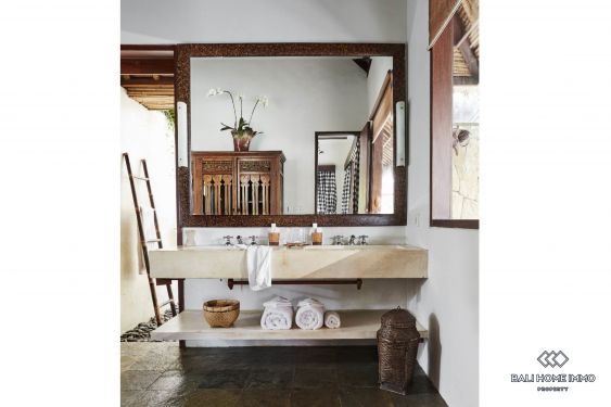 Image 14 from Vila Keluarga 4 Kamar dengan pemandangan sawah dijual hak milik di Bali Ubud