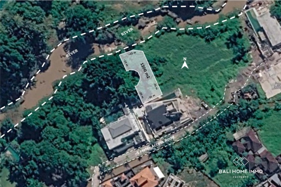Terrain de 1200 m² en bord de rivière à vendre à Seseh Nord