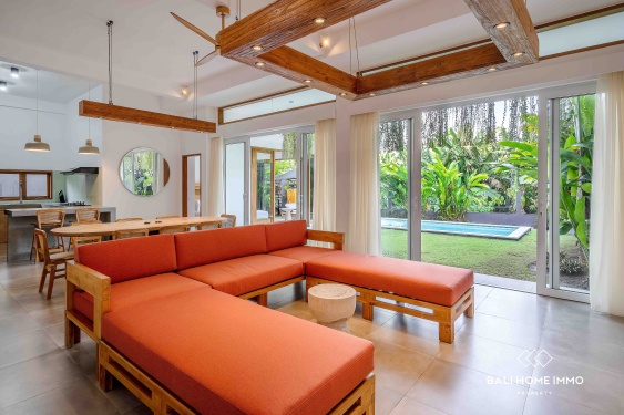 Image 2 from Villa de 3 chambres au bord de la rivière à vendre à Canggu Batu Bolong