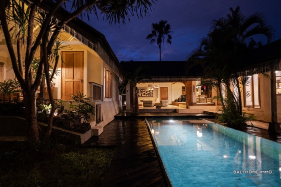 Image 17 from Villa familiale de 4 chambres à coucher à vendre à Berawa Bali