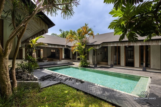 Image 1 from Villa familiale de 4 chambres à coucher à vendre à Berawa Bali